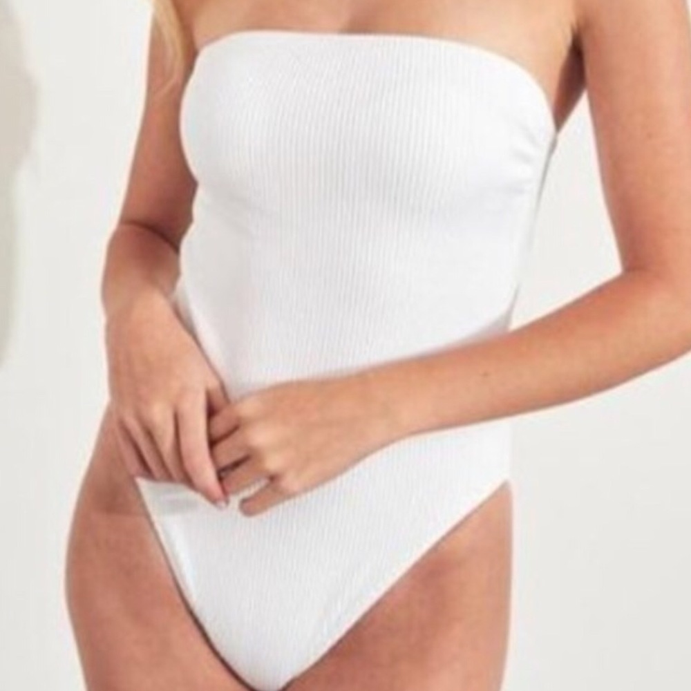 NWT Hollister Strapless Bathing Suit